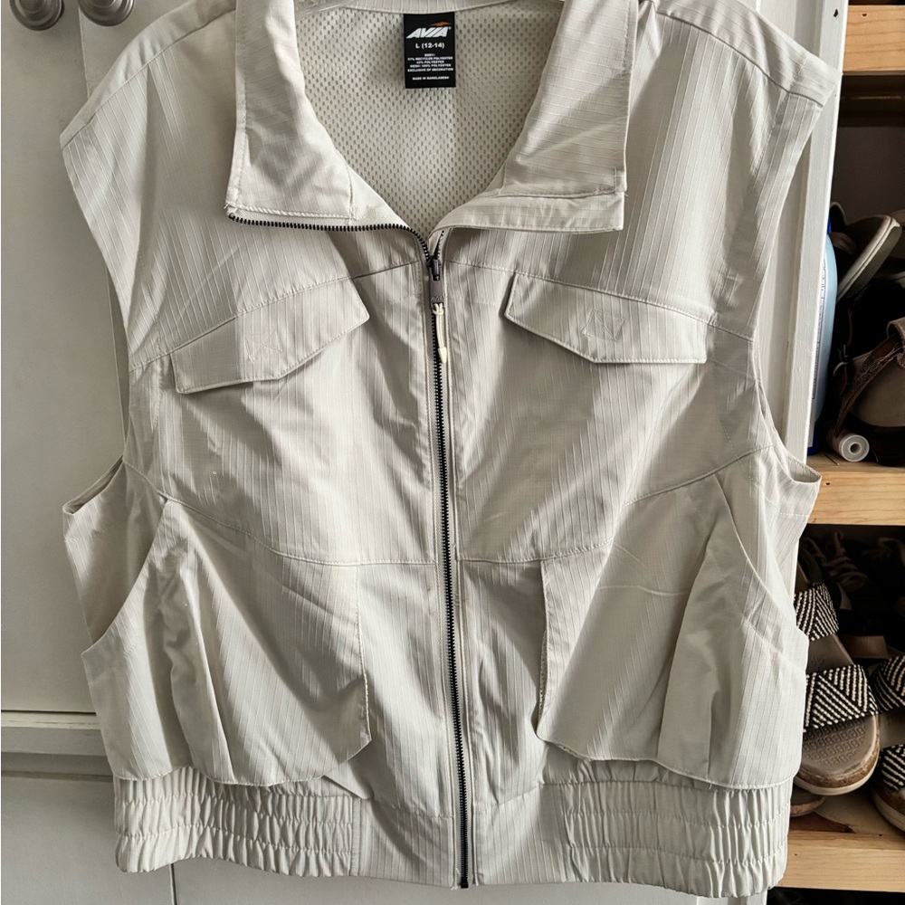 Avia Cream Sporty Vest with Collared Neckline